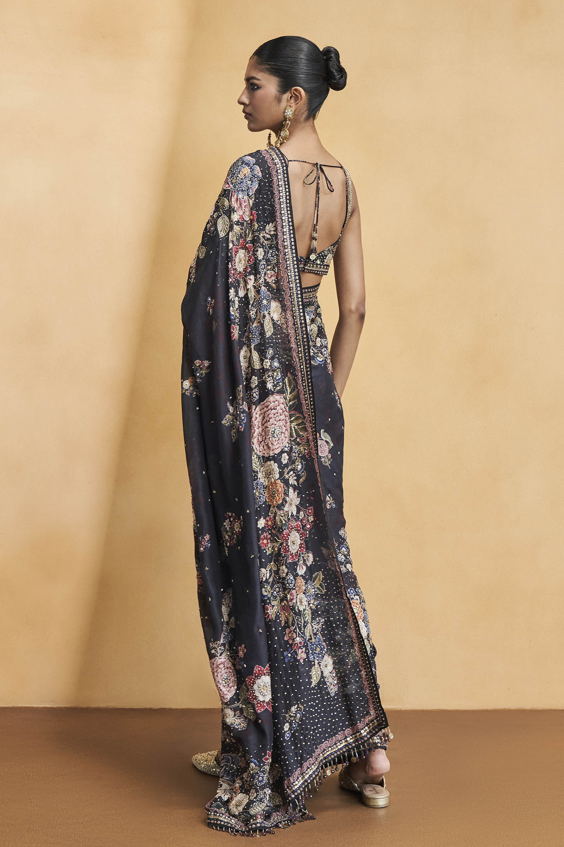 Buy Whisper Of The Wildforest Saree Set Black Online from Anita Dong